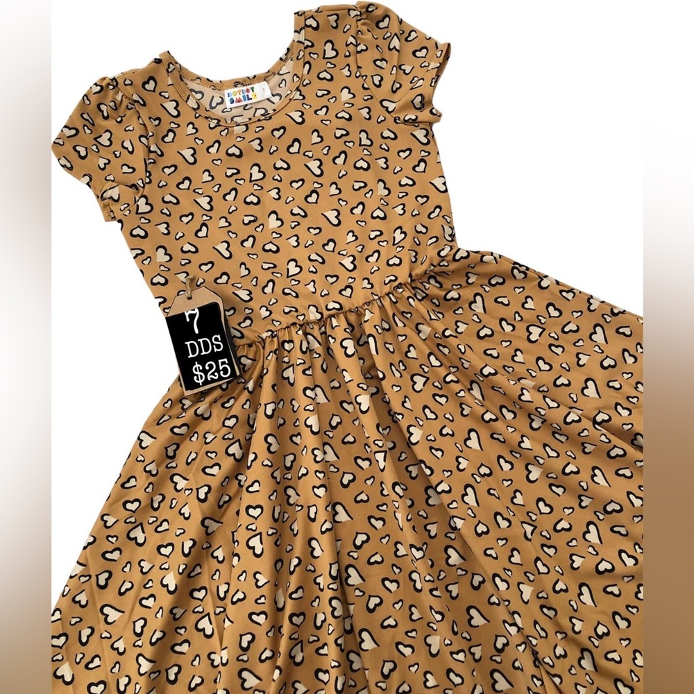 Dot Dot Smile Cheetah Heart Cap Sleeve